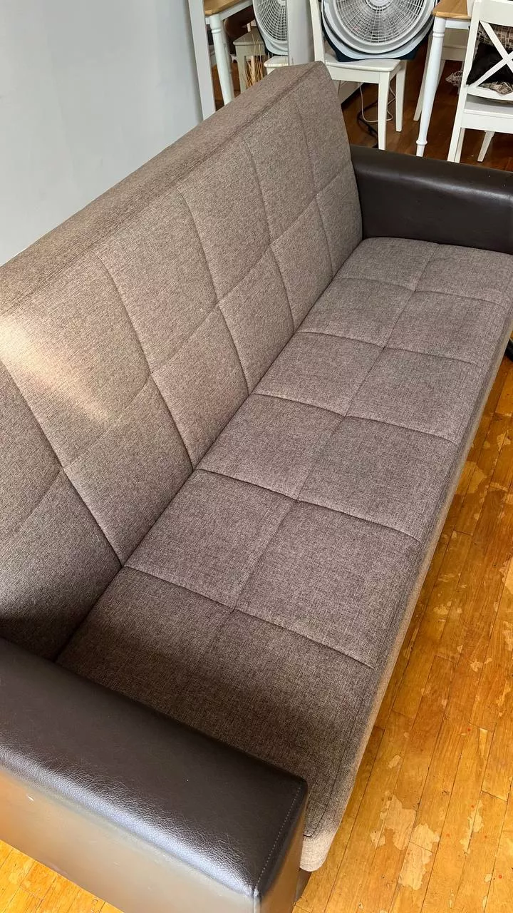 Deep sofa cleaning after cleaning